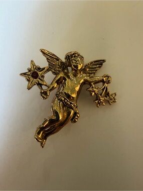 Vintage Gold Tone Angel Brooch Celestial Cherub Star Rhinestone Accent